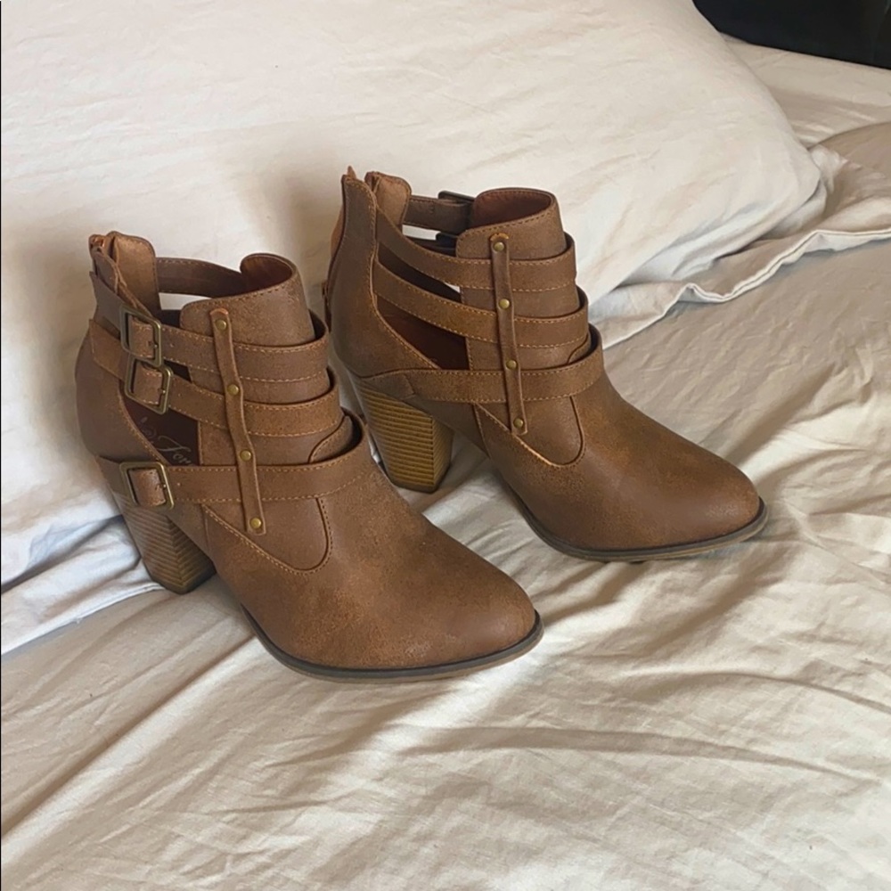 Forever LINK CAMILA-64 brown ankle booties